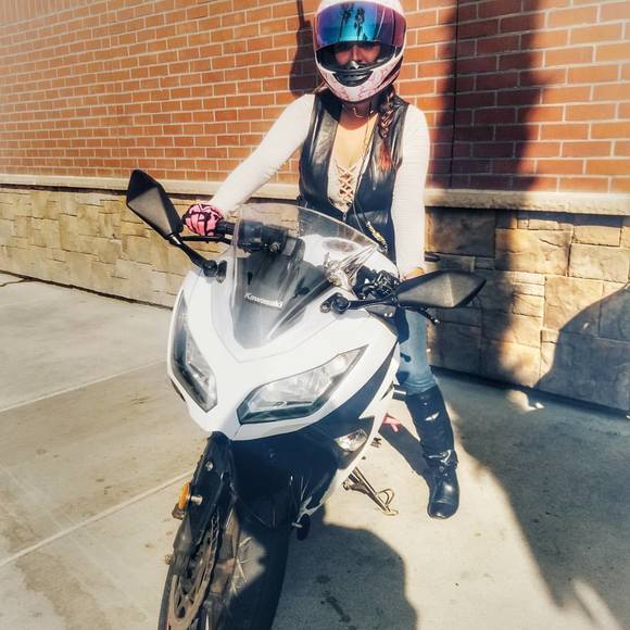 Meet your Posher, Desiree - Picture 1 of 1